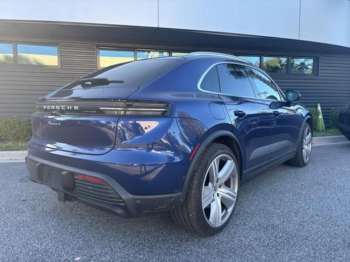 2024 Porsche Macan 4
