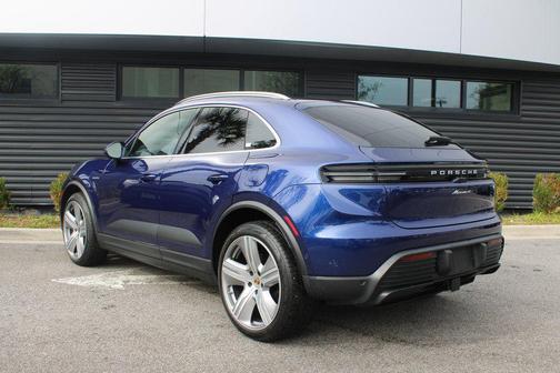 2024 Porsche Macan 4