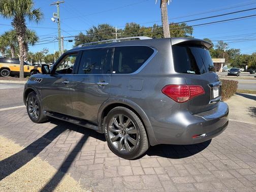 2017 INFINITI QX80 Signature Edition