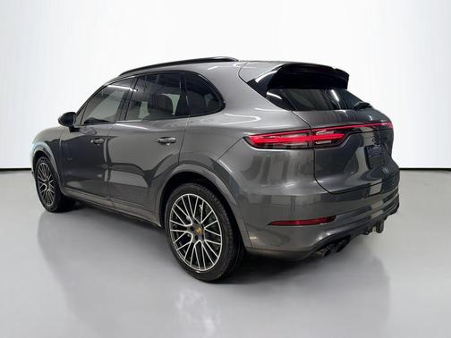 Quartzite Grey Metallic 2023 Porsche Cayenne Turbo