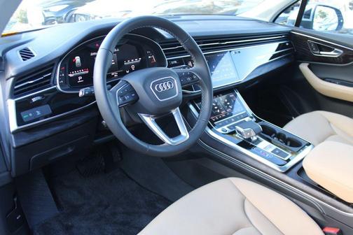 2025 Audi Q7 45 Premium Plus