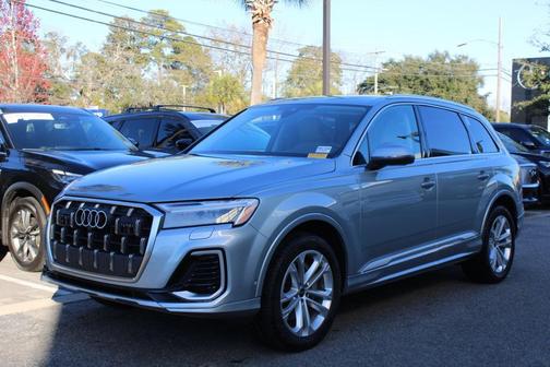 2025 Audi Q7 45 Premium Plus
