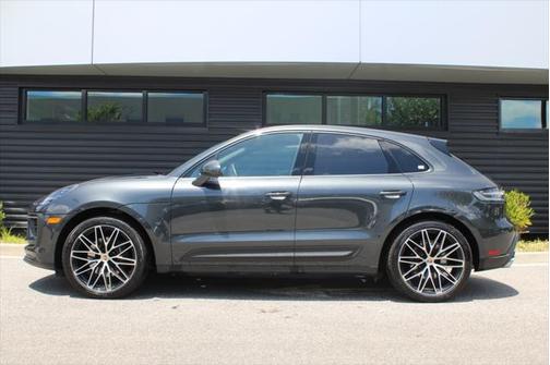 2024 Porsche Macan Base