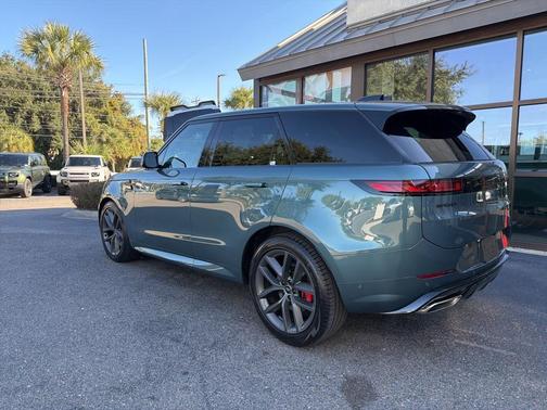 2024 Land Rover Range Rover Sport SE