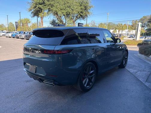 2024 Land Rover Range Rover Sport SE