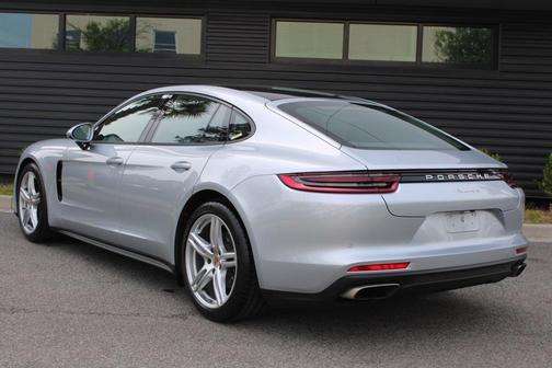 Rhodium Silver Metallic 2018 Porsche Panamera 4
