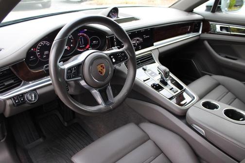 Rhodium Silver Metallic 2018 Porsche Panamera 4