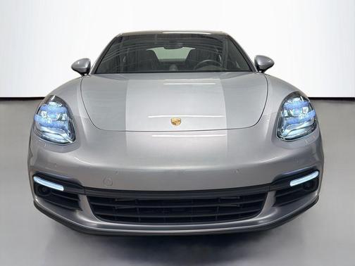Rhodium Silver Metallic 2018 Porsche Panamera 4