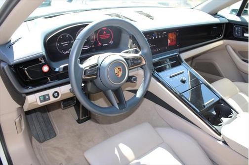 2024 Porsche Panamera 4