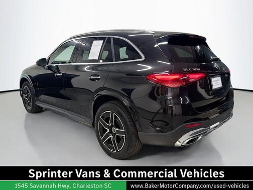 Obsidian Black Metallic 2024 Mercedes-Benz GLC 300 Base