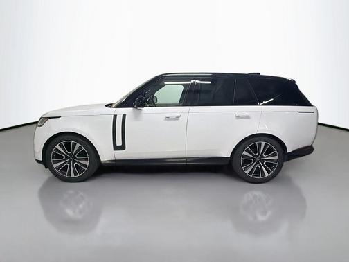 White 2024 Land Rover Range Rover P400 SE