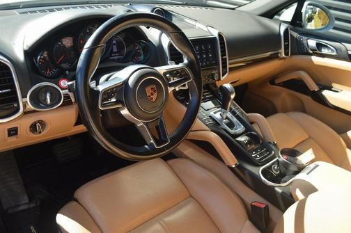 2017 Porsche Cayenne Cayenne