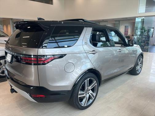 2023 Land Rover Discovery P360 Metropolitan Edition