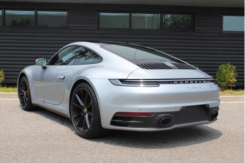 2022 Porsche 911 Carrera