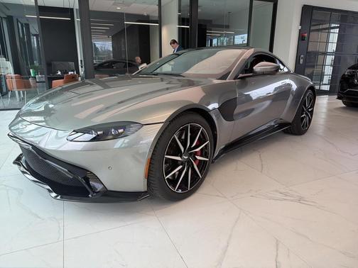 2019 Aston Martin Vantage Base