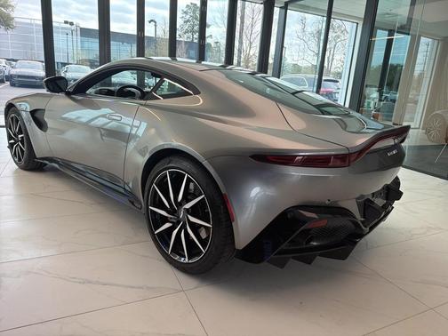 2019 Aston Martin Vantage Base