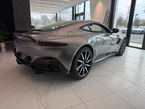 2019 Aston Martin Vantage Base