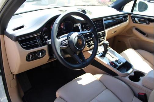 2024 Porsche Macan Base