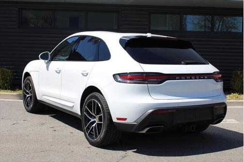 2024 Porsche Macan Base