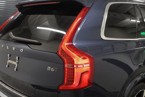 2024 Volvo XC90 B6 Ultimate Bright Theme 7-Seater