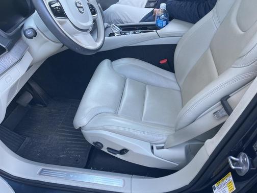 2024 Volvo XC90 B6 Ultimate Bright Theme 7-Seater