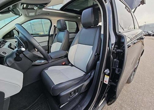 2025 Land Rover Range Rover Velar P250 S
