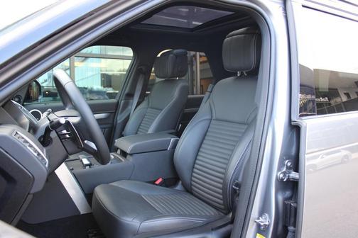 2025 Land Rover Discovery P360 Dynamic SE