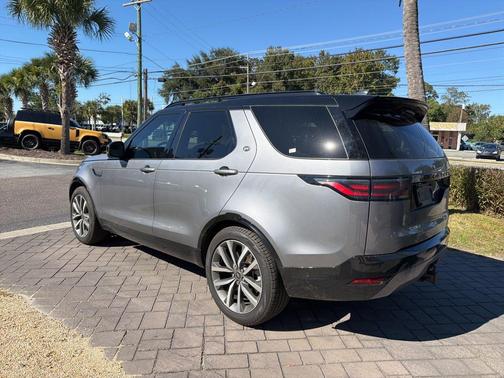 2025 Land Rover Discovery P360 Dynamic SE