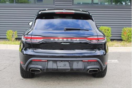 2022 Porsche Macan Base