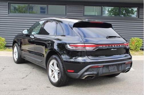2022 Porsche Macan Base