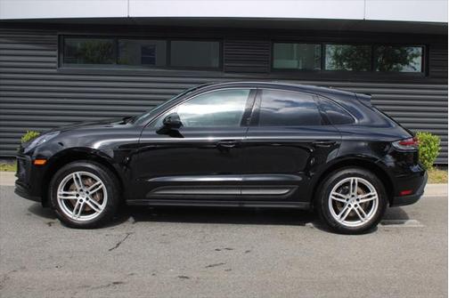 2022 Porsche Macan Base