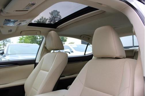 2017 Lexus ES 350 Base