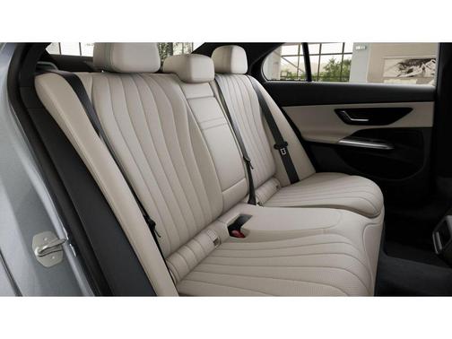 Cirrus/Macchiato 2026 Mercedes-Benz E-Class 4MATIC