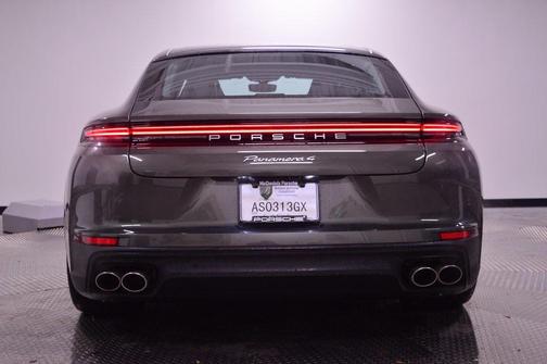 2025 Porsche Panamera 4