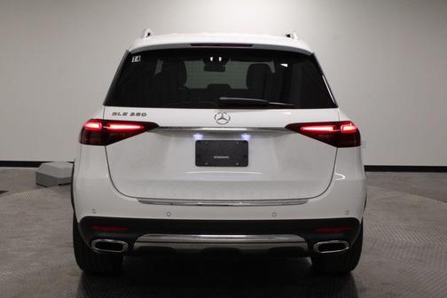 Polar/Macchiato 2026 Mercedes-Benz GLE 350 Base
