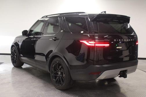 Santorini Black Metallic 2025 Land Rover Discovery P300 S