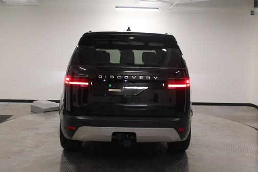 Santorini Black Metallic 2025 Land Rover Discovery P300 S