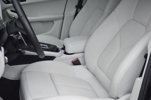 2025 Porsche Macan S