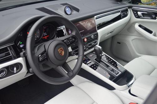 2025 Porsche Macan S