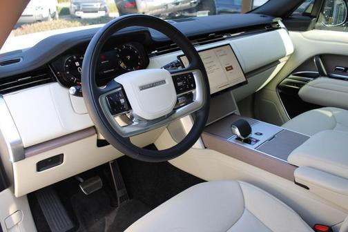 2025 Land Rover Range Rover P530 SE