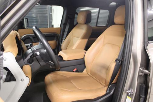 2023 Land Rover Defender 110 SE