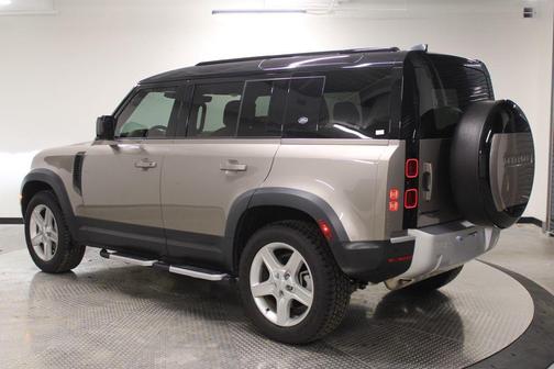 2023 Land Rover Defender 110 SE