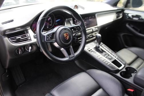 2020 Porsche Macan Turbo