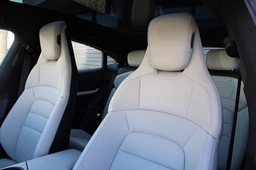 2023 Porsche Taycan 