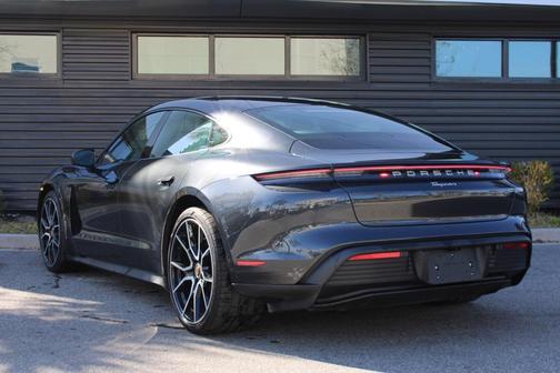 2023 Porsche Taycan 