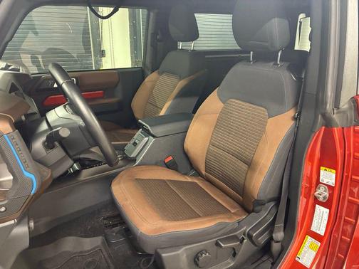 Hot Pepper Red Metallic Tinted Clearcoat 2023 Ford Bronco Outer Banks