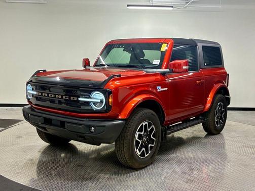 Hot Pepper Red Metallic Tinted Clearcoat 2023 Ford Bronco Outer Banks