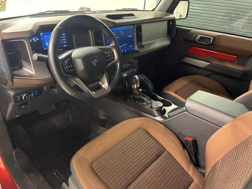 Hot Pepper Red Metallic Tinted Clearcoat 2023 Ford Bronco Outer Banks