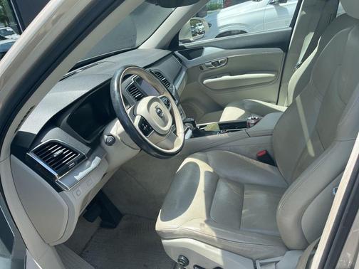 Luminous Sand Metallic 2016 Volvo XC90 T6 Momentum