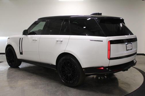 White 2025 Land Rover Range Rover P530 SE